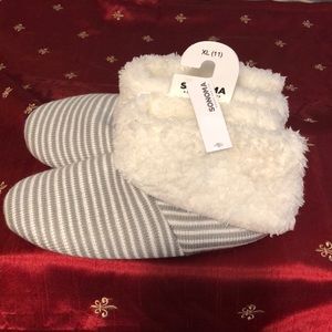 Sonoma Shoes - Sonoma Goods For Life House Slippers Size XL (11) Sonoma Shoes - Sonoma Goods For Life House Slippers Size XL (11)